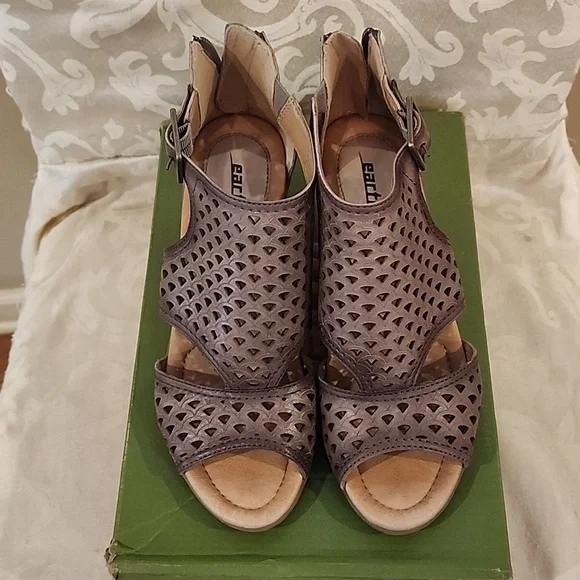 Wedges - Picture 3 of 5